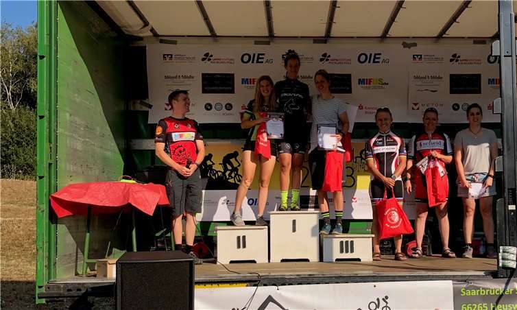 Daniela während der Gesamtsiegerehrung auf P3. privat