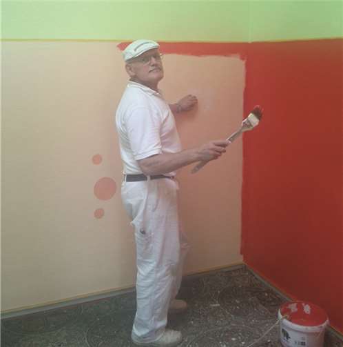 Dank Bernhard Schmitt strahlen die Innenwände in neuem Glanz.privat