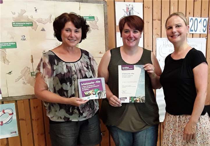 Dank Katrin Brust und Lydia Steffes kann die Kita St. Nikolaus sich mit einem neuen Titel schmücken.Foto: privat
