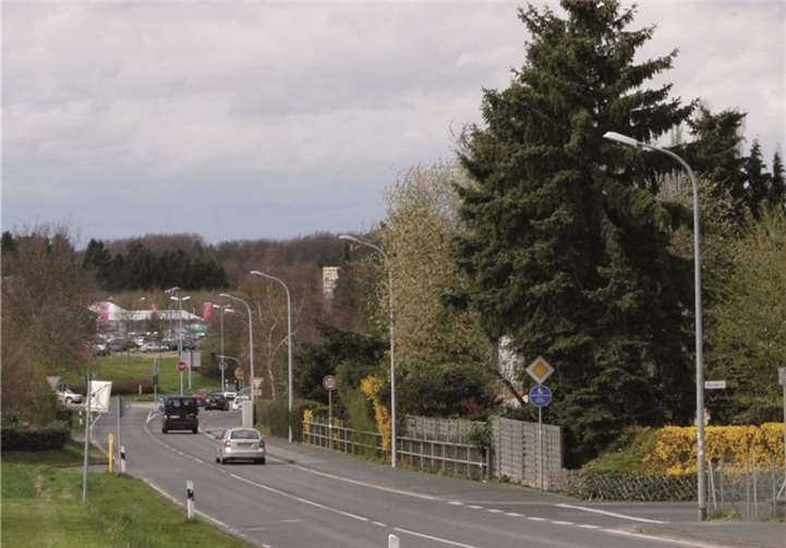 Dank UWG-Initiative ist die Laternenreihe vom Rheinblick bis zur Ampelkreuzung vor dem Einkaufszentrum komplett. UWG-Wachtberg