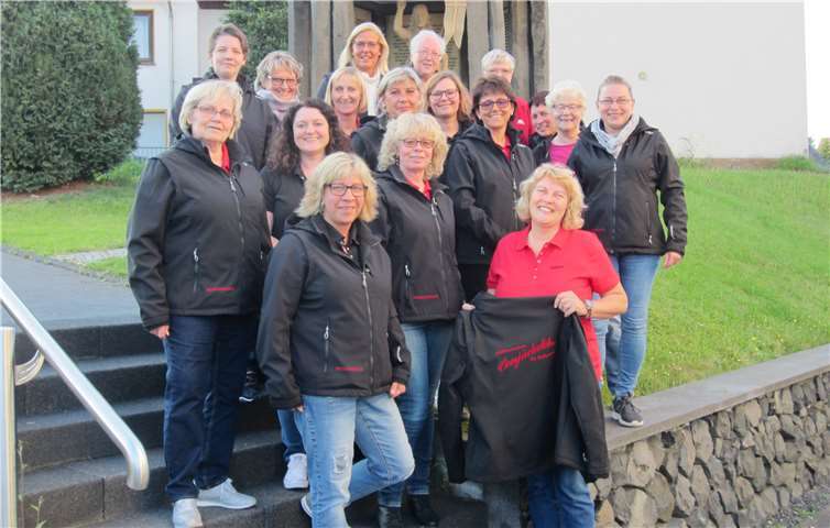 Dank Unterstützung eines örtlichen Unternehmens sind die Conjäckelchen jetzt auch bei frischerer Witterung bestens gerüstet. Foto: privat