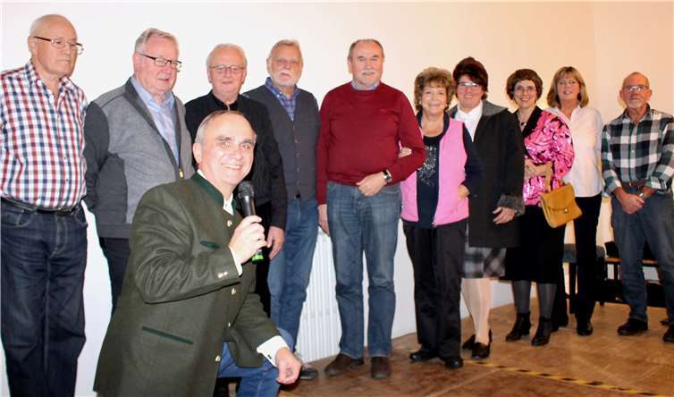 Dank an die Mitwirkende, von links: Manfred Lohr, Herbert Baumann, Dankward Heinrich, Ferdinand Eberweiser, Josef Schneider, Bernd Tietze, Christa Scharfenstein, Marion Heinrich, Sonja Frericks, Marlene Rother, Wolfgang Herdler. Fotos: Helga Welter, Aegidienberg