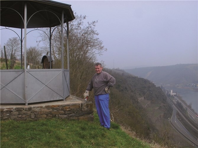 Dank der Arbeit des Helferteams können Wanderer und Spaziergänger wieder den schönen Blick ins Tal genießen. Privat.