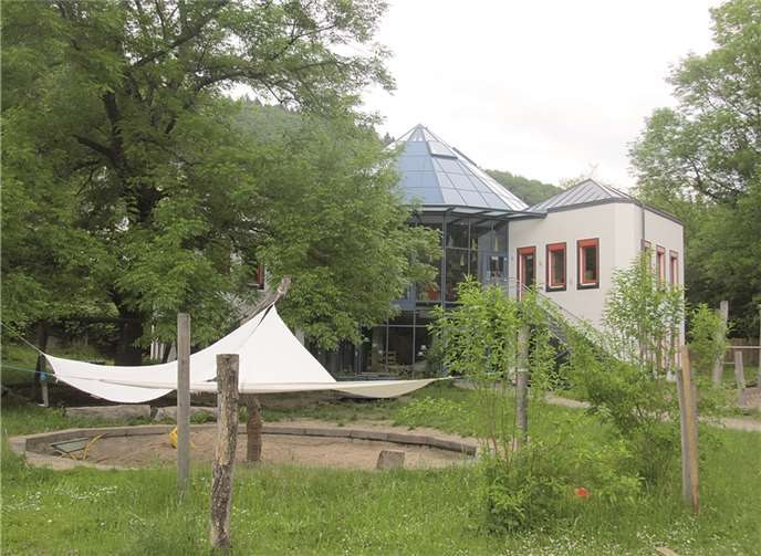 Dank der Spenden wird weiter am Außenbereich gearbeitet.PS