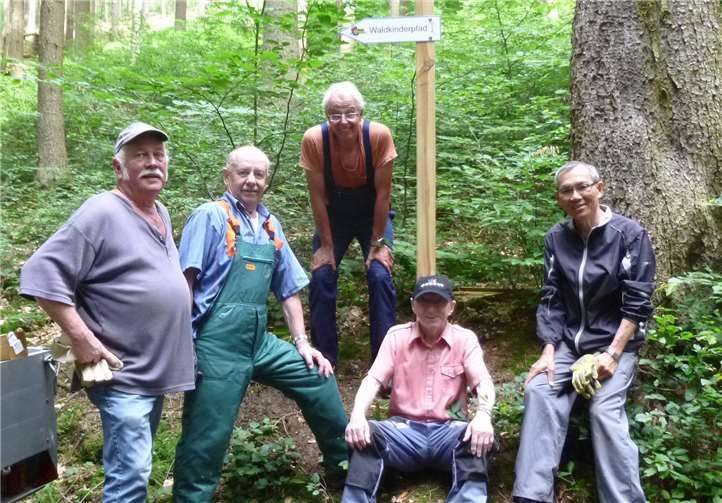 Dank der fleißigen Helfer des Vereins „Schönes Immendorf“ ist der Waldkinderlehrpfad in Koblenz-Immendorf wieder begehbar. Elfriede Böhm