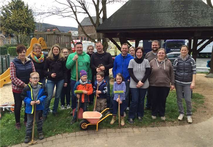 Dank der vielen Helfer wurde die Kindertagesstätte in Ernst wieder richtig schön aufgeräumt.privat