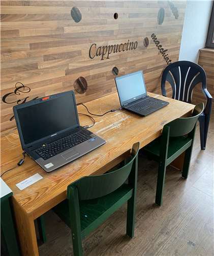Dank einer Spende stehen nun zwei Laptops zur Verfügung. Foto: privat