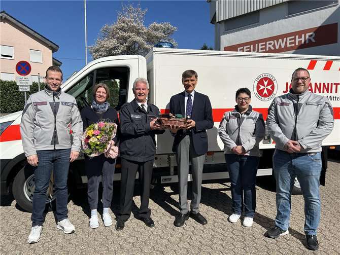 Dank einer Spende von 64.000 Euro durch die Else Schütz Stiftung konnte der Regionalverband Mittelrhein der Johanniter-Unfall-Hilfe ein neues Fahrzeug für den Bevölkerungsschutz anschaffen: v.l. Christian Görg, Cordula Simmons, Wilfried Remy, Dr. Johann Christian Meier, Patricia Heinz, Ulrich Liefke. Foto: Johanniter-Unfall-Hilfe e. V