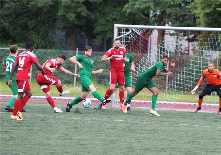 Dank einer disziplinierten Defensivleistung zieht der TuS Oberwinter ins Achtelfinale des Rheinlandpokals ein. Foto: privat