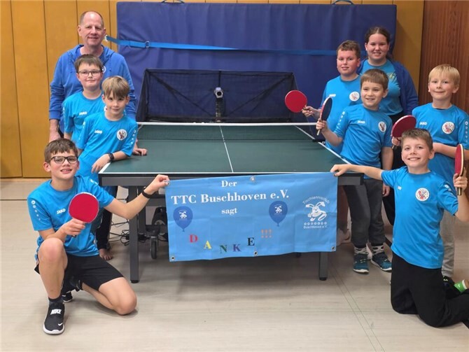 Dank finanzieller Unterstützung durch die Städte- und Gemeinde-Stiftung der Kreissparkasse Köln im Rhein-Sieg-Kreis konnte der TTC Buschhoven für sein Jugendtraining eine neue Ballmaschine kaufen. Foto: privat