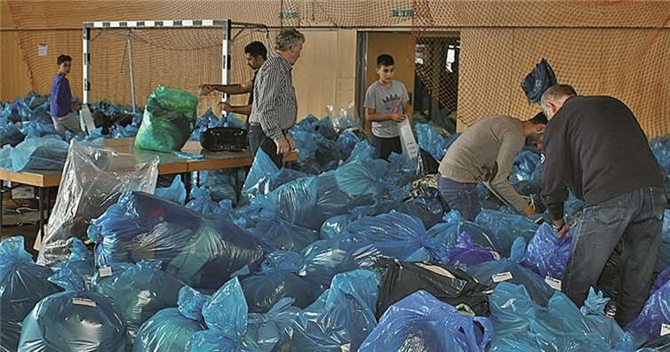 Dank vielen Spenden der Bürgerinnen und Bürger konnten 600 Säcke mit Hilfsgütern verschickt werden. Privat