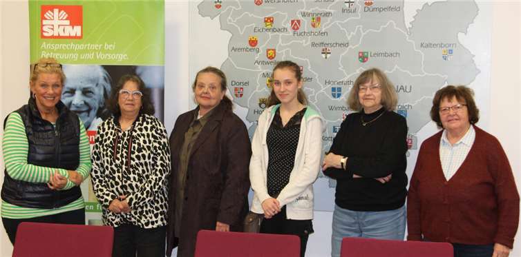 Dankbar zeigten sich die fünf Teilnehmerinnen gegenüber Anja Koenen (links im Bild), die umfassend über das Thema Pflegberatung informierte.  Foto: Ralph Seeger