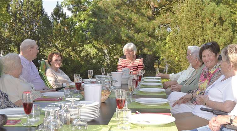 Dankesworte von Annemarie Hädermann (Mitte), Geschwister de Hay`sche Stiftung.