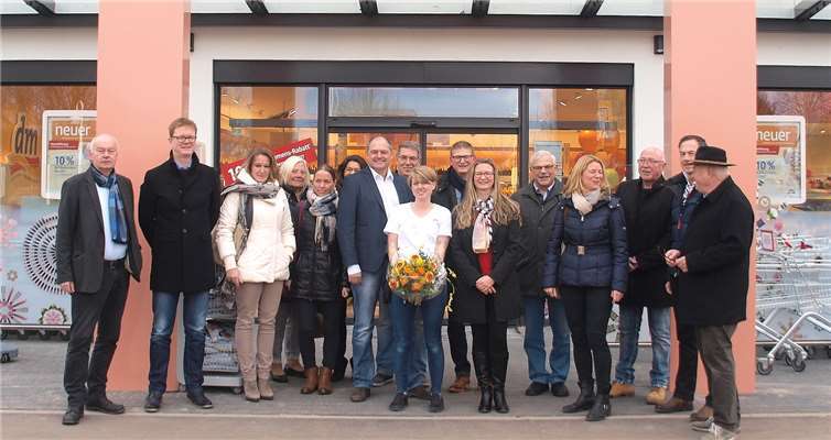 Darauf hat man sich in Rhens lange schon gefreut, der neue dm-Markt hat eröffnet.Fotos:Udo Stanzlawski