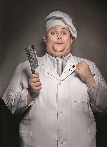 Darf es ein wenig grober sein? Eifelkoch Kai Kramosta, präsentiert sein Buch in Karweiler. privat