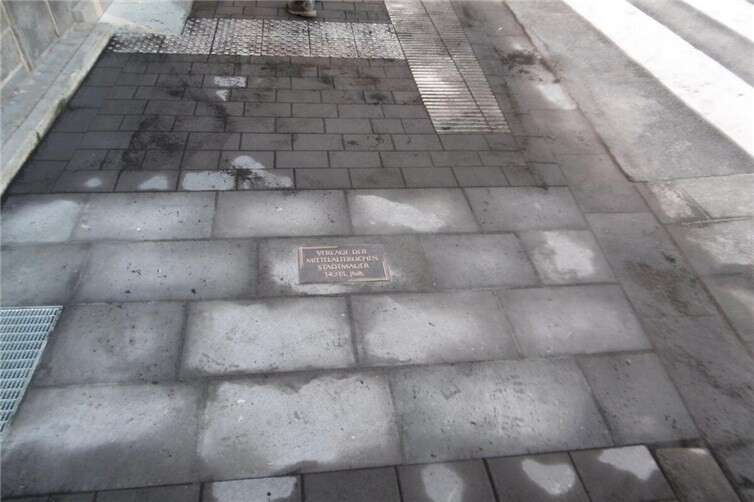 Darstellung des ehemaligen Verlaufs der Stadtmauer.