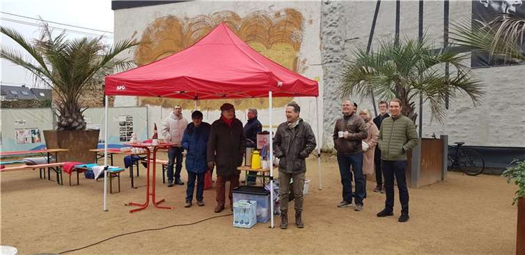 Das 18. „Rote Frühstück“ fand auf dem Löwenburgplatz statt. Quelle: SPD Unkel und Bruchhausen