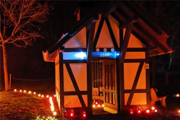 Das 20. Türchen öffnete sich zur Waldweihnacht an der Mutter Rosa Kapelle im Fockenbachtal.Foto: privat
