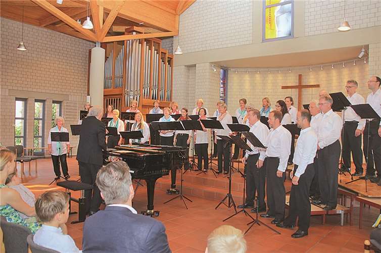 Das 5. Benefizkonzert mit dem Chur Cölnischen Chor Bonn in der Friedenskirche in Meckenheim diente der Unterstützung der „inklusiven“ Freizeiten 2015 mit behinderten Kindern und Jugendlichen in Plön am See.STEIN