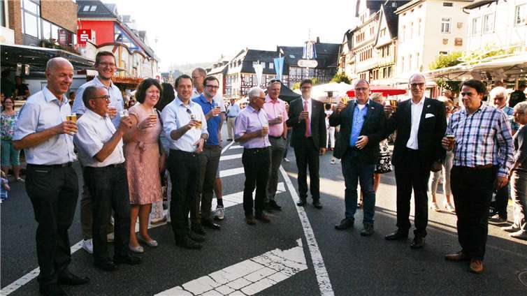 Das 50. Heimatfest ist eröffnet!Fotos: SES