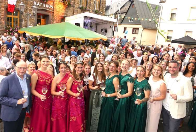 Das 50. Jubiläumsweinfest mutierte im Moselort Dieblich zu einem kurzweiligen und unvergesslichen Festspektakel. Fotos: TE