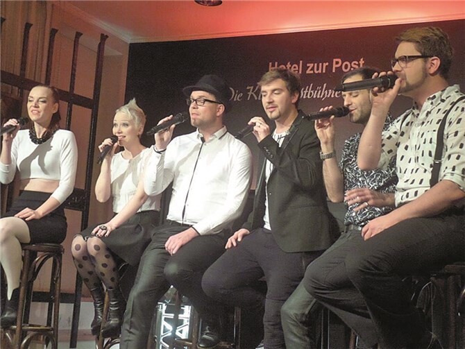 Das A-Capella-Sextett „OnAir“ begeisterte im voll besetzten Rittersaal.Privat