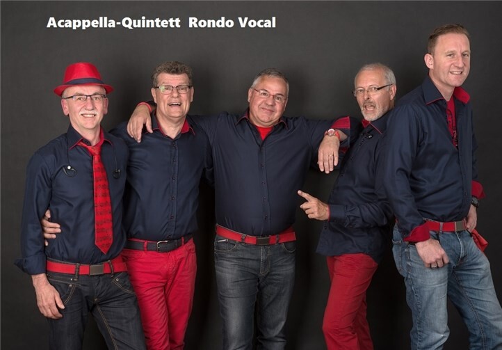 Das A capella-Quintett „Rondo Vocal“ sorgt für die musikalische Unterhaltung. Foto: H.Hecker)