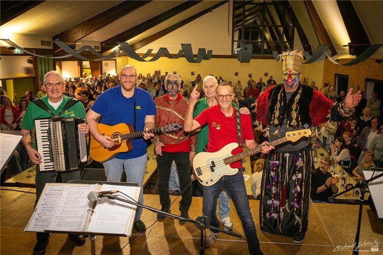 Das Abschlusskonzert stand ganz im Zeichen der Unterstützung krebskranker Kinder.  Foto: Michael Schmitz