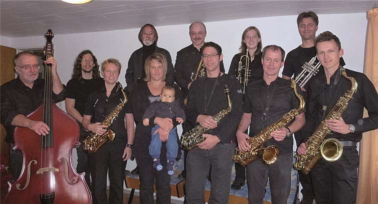 Das Ahrtaler-Ensemble Gordons Big Band tritt im Theatersaal des Seniorenstiftes Augustinum auf.privat