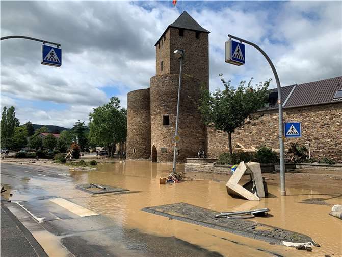 Drei Monate nach der Flut: So sieht Ahrweiler heute aus Das Ahrtor am 15. Juli. Foto: ROB