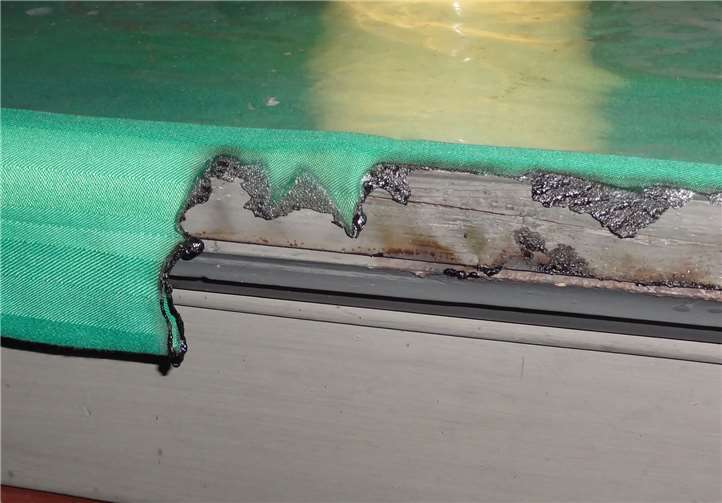 Das Altartuch in der Koberner Kirche wurde stark beschädigt.Privat