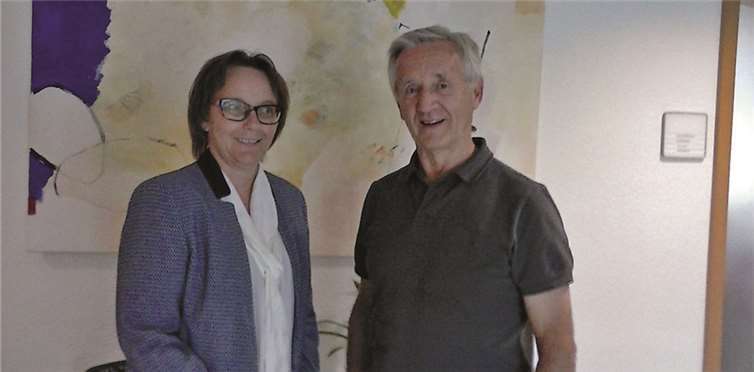 „Das Altern jünger und attraktiver gestalten!“ – darin waren sich die Abgeordnete Katharina Raue und Geschäftsführer Fred Eikmeier von der Ökumenischen Sozialstation Bendorf einig.privat