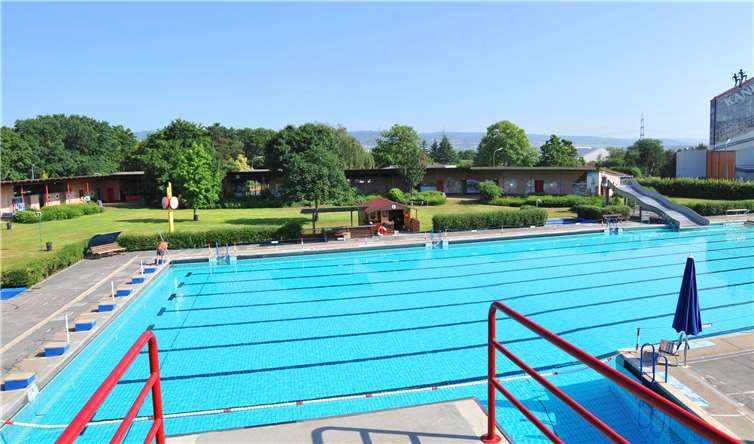 Das Andernacher Freibad wird für mehr als 3,7 Millionen Euro saniert. Ende August beginnen die Arbeiten. Foto: Stadt Andernach/Maurer