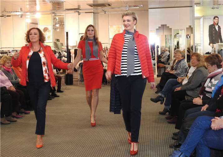 Das Andernacher Modehaus DeLu präsentierte die aktuelle Frühjahrs- und Sommerkollektion. Foto: WAMFO.DE