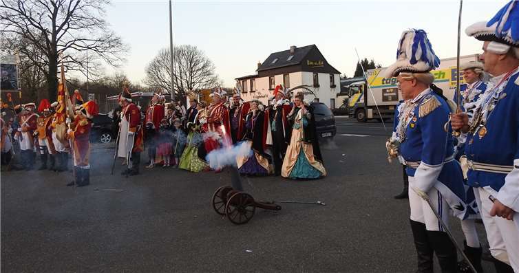Das Andernacher Tollitätenpaar ließ sich die Übernahme nicht entgehen und beobachtete das Geschehen.