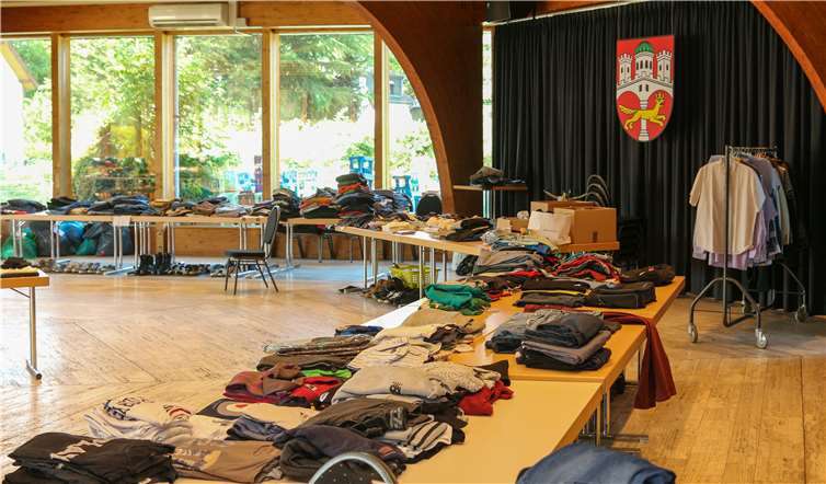 Das Angebot an Kleidungsstücken ist riesig. Foto: Torsten Trütgen