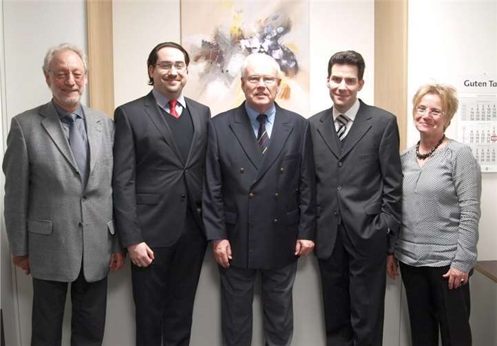 Ein vielfältiges Angebot anwaltlicher Dienstleistungen Das Anwaltsteam von Gallrein, Kreidt und Partner (v.l.n.r.): Hermann JosefWirtgen, Christian Kreidt, Bernd Kreidt, Dr. jur. Markus Kreidt, Ute Rochert. WITE
