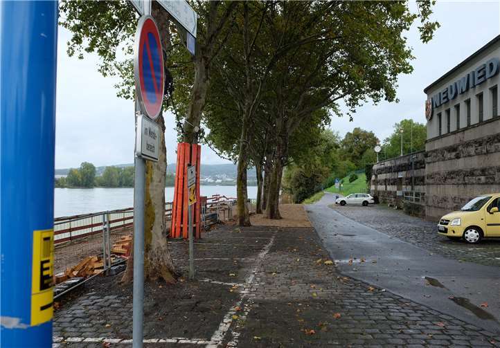 Das Areal zwischen dem Eingang zum Schlosspark und dem Deichtor an der Schlossstraße wird als erstes in Angriff genommen, damit der Biergarten im kommenden Frühjahr wieder öffnen kann. Foto: Stadt Neuwied