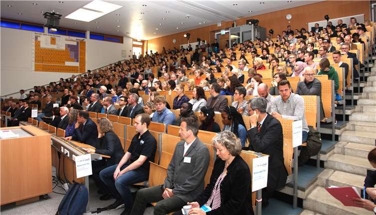 Das Audimax war bei der Erstsemesterbegrüßung rappelvoll.Juri Küstenmacher
