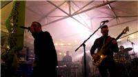 Das Aufwärmen zum Blüten- und Weinfest übernahm die beliebte Coverband „Sidewalk...