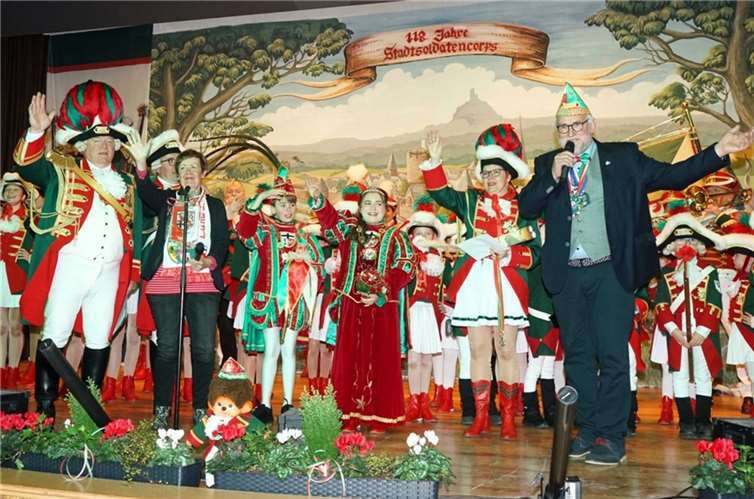 Das Aushängeschild der Stadtsoldaten sind die Kindertollitäten.Am Nachmittag wurden Prinz Lukas I. und Prinzessin Isabelle I. proklamiert.