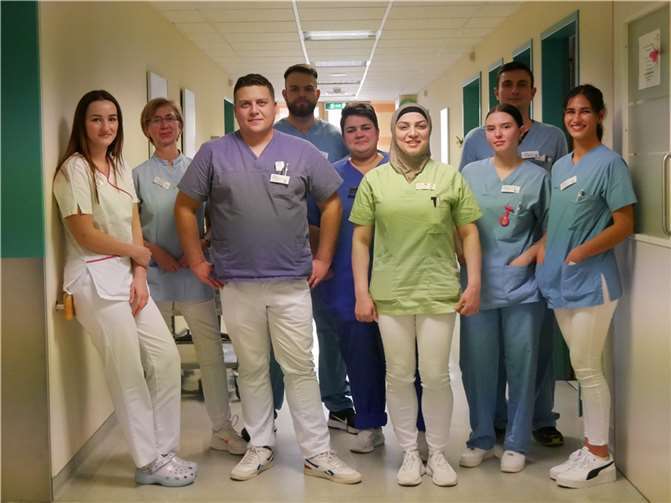 Das Azubi-Team in Remagen mit den begleitenden Praxisanleiterinnen. Foto: Kerstin Güntzel