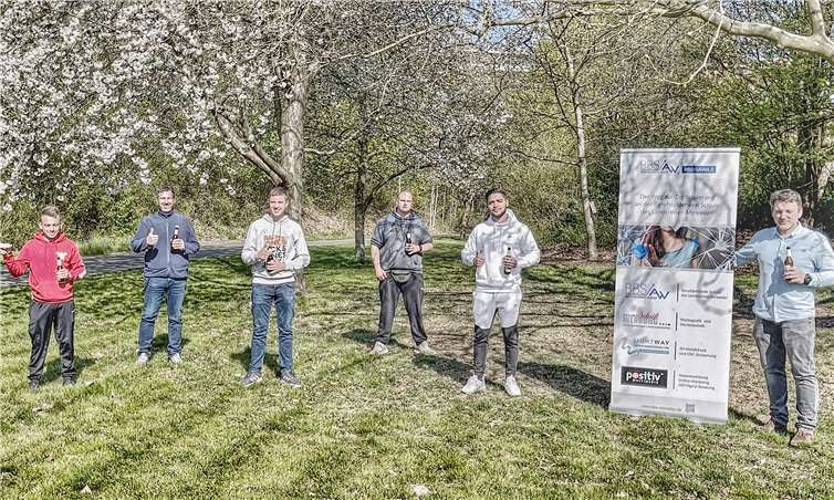 Das BBS Filmteam von links: Mathis Pranjic, Guido Höfer (begleitender Lehrer), Marvin Sonntag, Tobias Wenz, Sali Ertzoumen Ousta und Holger Waldecker (begleitender Lehrer). Foto: BBS