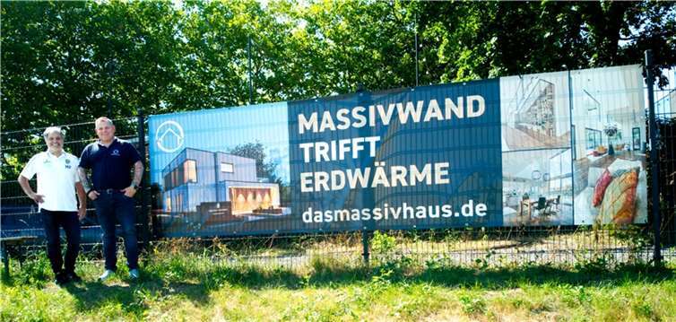 Das Banner am Sportplatz des SV Eintracht Mendig.  Foto: privat