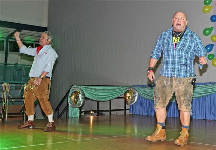 Das Bassemer Gesangsduo Freddy Wersig und Rudi Poppe, bei ihrem mitreißenden Auftritt.