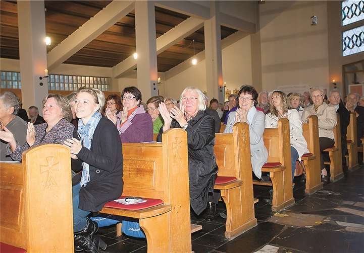 Das Benefizkonzert war gut besucht und die Zuhörer würdigten die Darbietungen mit viel Applaus.