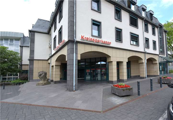 Das BeratungsCenter der Kreissparkasse in Mendig wurde in dem frühen Morgenstunden des 22. August zum Schauplatz einer erneuten Geldautomatensprengung in der Region. Foto: privat