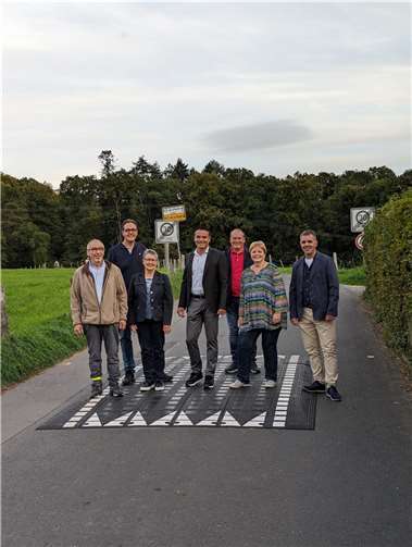 Das „Berliner Kissen“ sorgt für eine Reduzierung der Geschwindigkeit von Fahrzeugen am Ortseingang von Koblenz-Arenberg/Immendorf . Foto: Melanie Michels