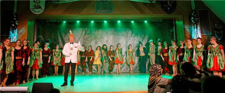 Das Beste kommt zum Schluss- Thorsten Hartmann dankte dem Grau-Blau_Ballett für die Tarzan-Show.