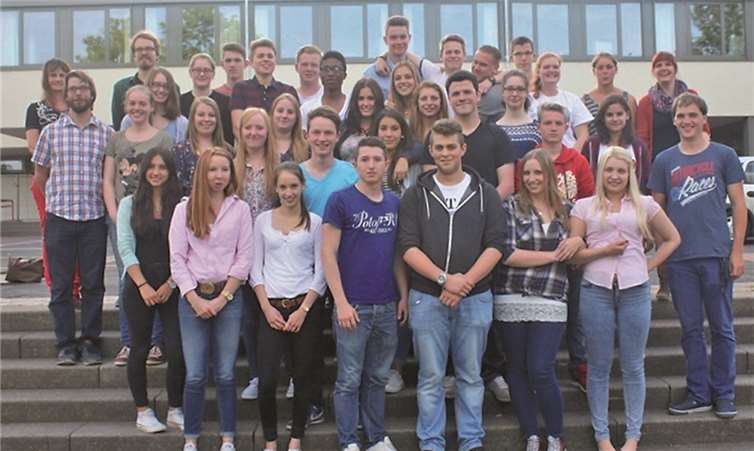 Das Betreuer-Team der Wachtberger Ferienfreizeit 2015 mit Fachbereichsleiterin Sabine Radermacher (o.l.) und Kreisjugendpfleger Kai Sager (o.2.v.l.). privat